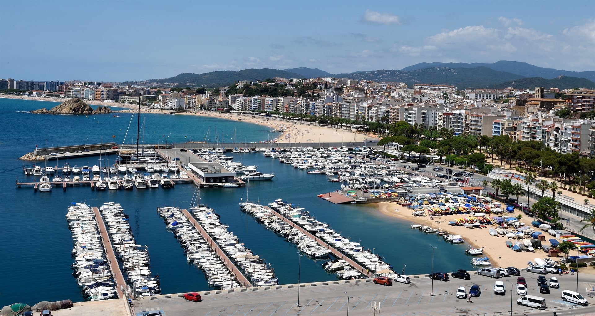 Vista de Blanes y su bahía desde el mirador, Costa Brava